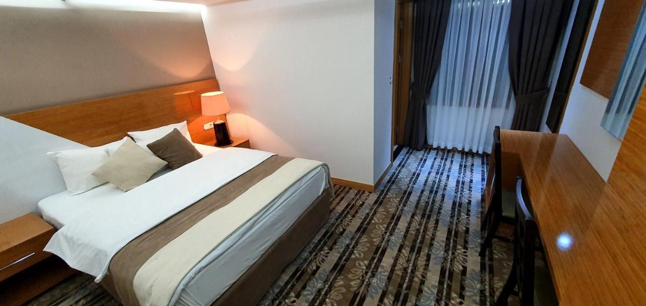 Bulvar Hotel İzmir Buitenkant foto