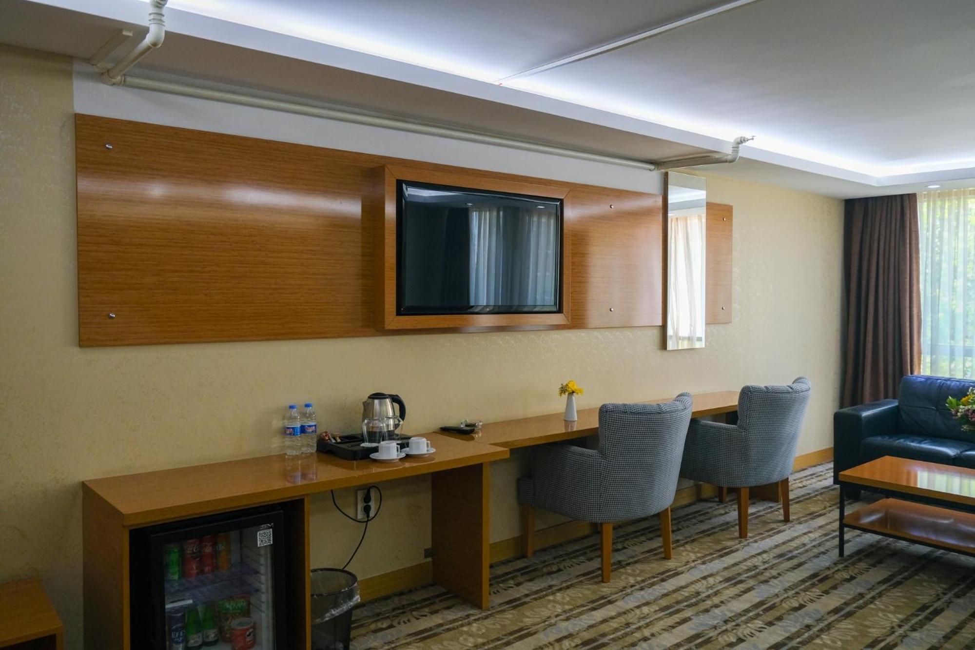 Bulvar Hotel İzmir Buitenkant foto