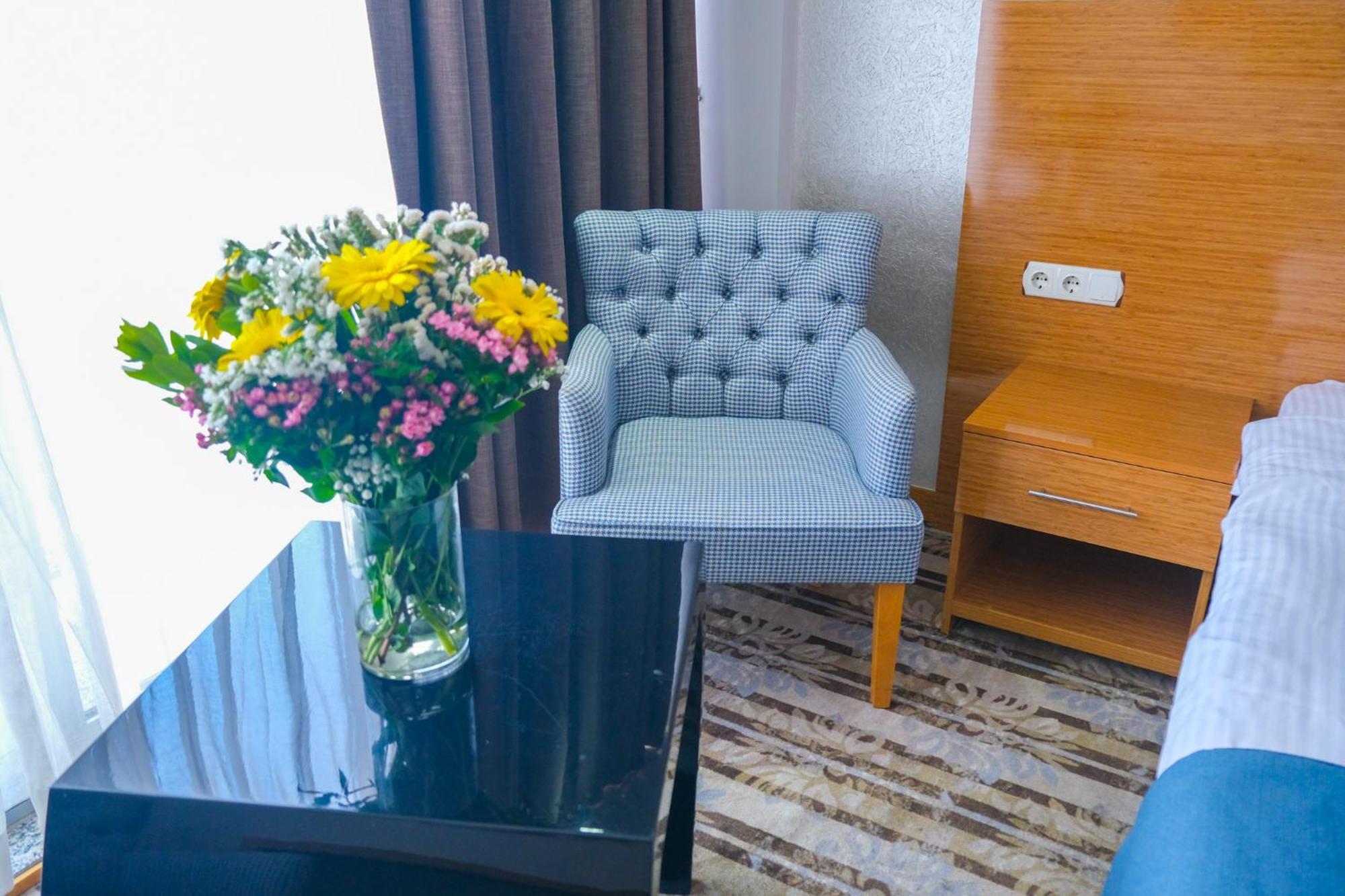 Bulvar Hotel İzmir Buitenkant foto