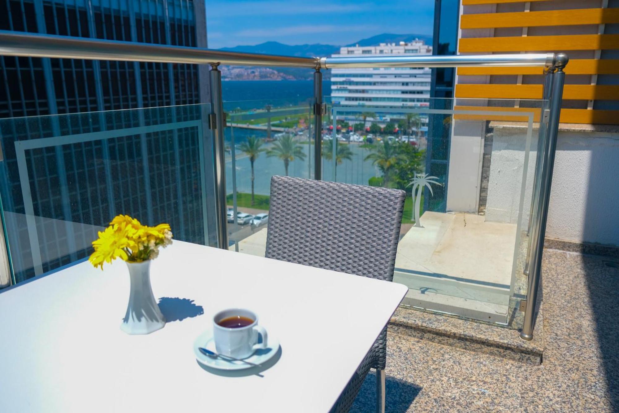 Bulvar Hotel İzmir Buitenkant foto